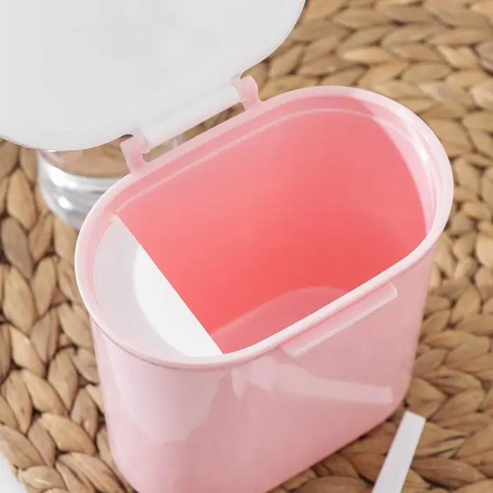 Банка пластиковая для сыпучих продуктов «Удовольствие», овальная, с ложкой, 13,5×9,5×14 см, цвет МИКС Банка пластиковая для сыпучих продуктов «Удовольствие», овальная, с ложкой, 13,5×9,5×14 см, цвет МИКС