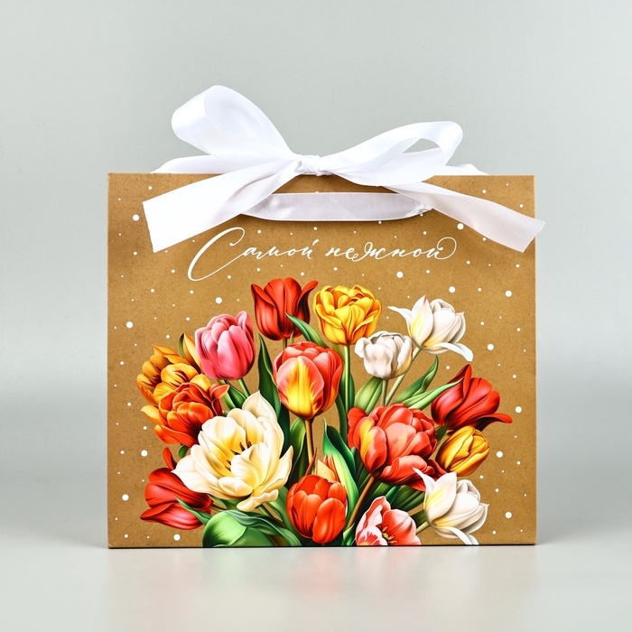 Пакет ламинированный с лентой «Самой нежной», M 30 × 9 × 26 см Пакет ламинированный с лентой «Самой нежной», M 30 × 9 × 26 см