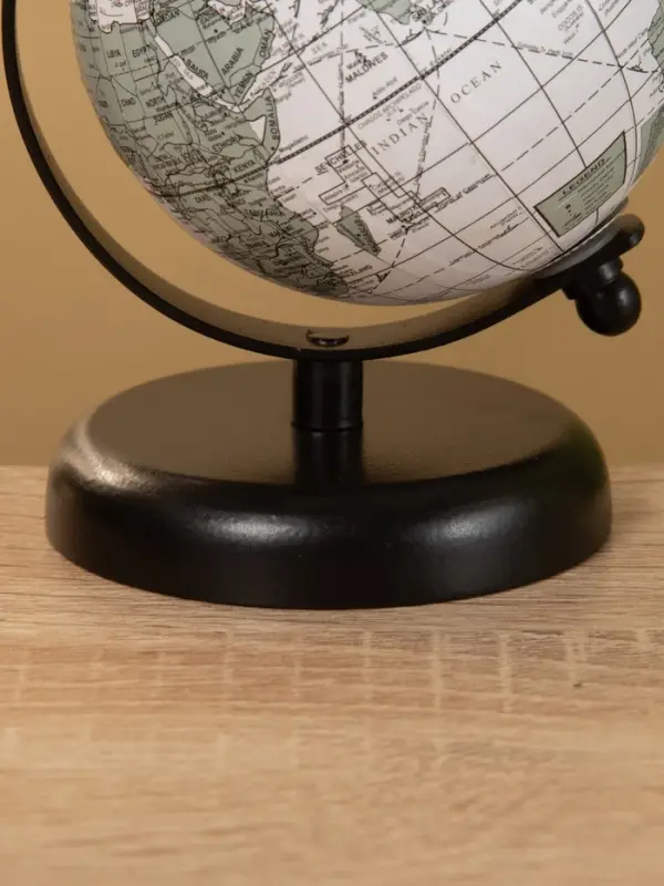 Глобус сувенирный 9х8х11 см, подставка металл Глобус сувенирный 9х8х11 см, подставка металл