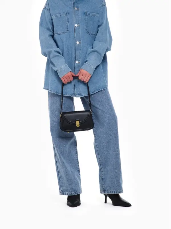 Сумка женская мессенджер TEXTURA на клапане, 23&times;6&times;13 см, чёрная