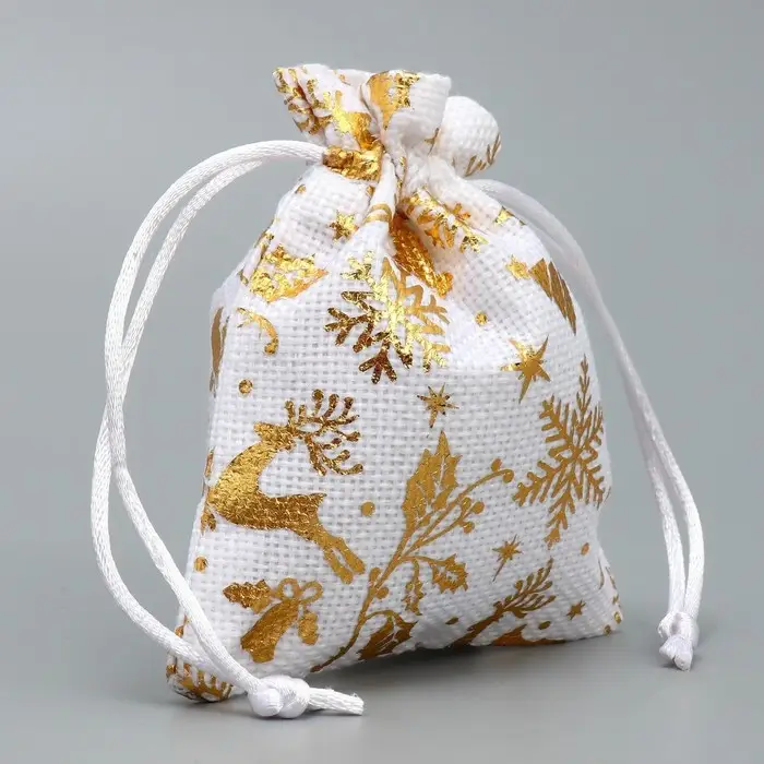 Мешочек подарочный холща «Золотая метель», тиснение, 10 х 12 см +/- 1.5 см Мешочек подарочный холща «Золотая метель», тиснение, 10 х 12 см +/- 1.5 см