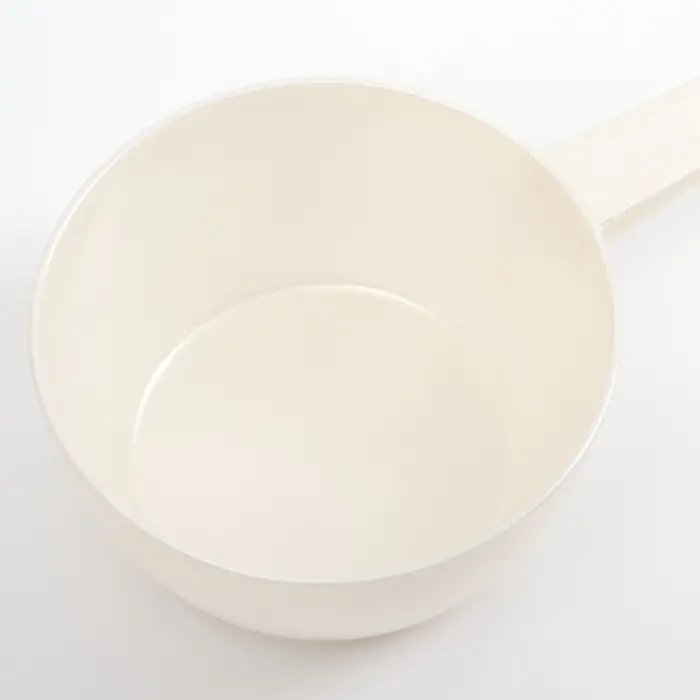 Ковш пластиковый для купания и мытья головы, детский банный ковшик, 1 л., белый