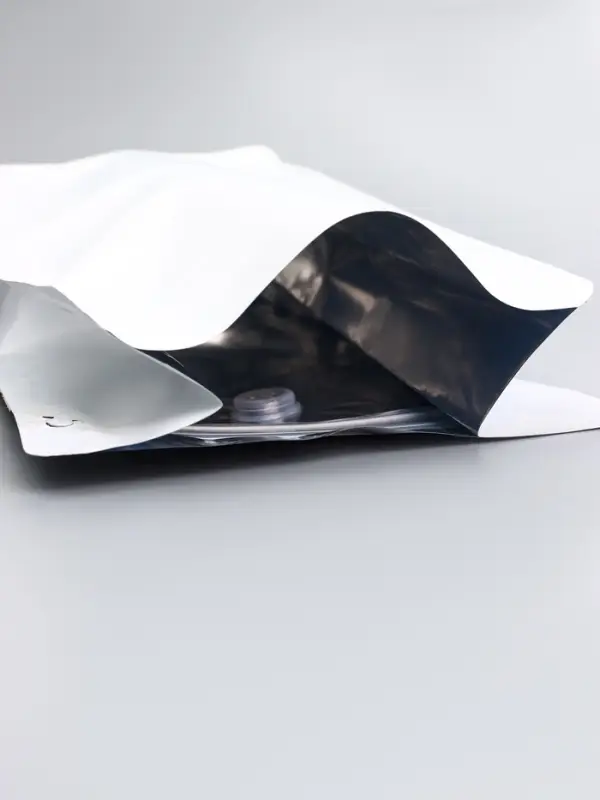 Пакет восьмишовный с отрывным замком, белый, матовый, 34×15 + 7.5 см