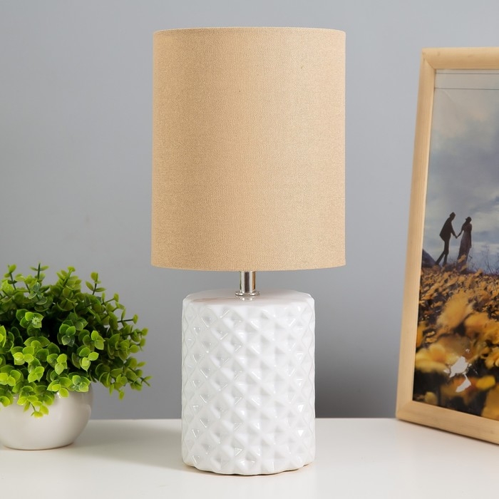 Настольная лампа Настольная лампа "Бернард" 1х40Вт Е14 пр-1,6м белый/кофе 15х15х33см