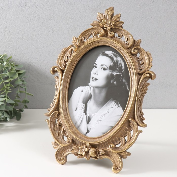 Фоторамка полистоун 13х18 см Фоторамка полистоун 13х18 см "Витые лепестки" золото 20,5х30,5 см