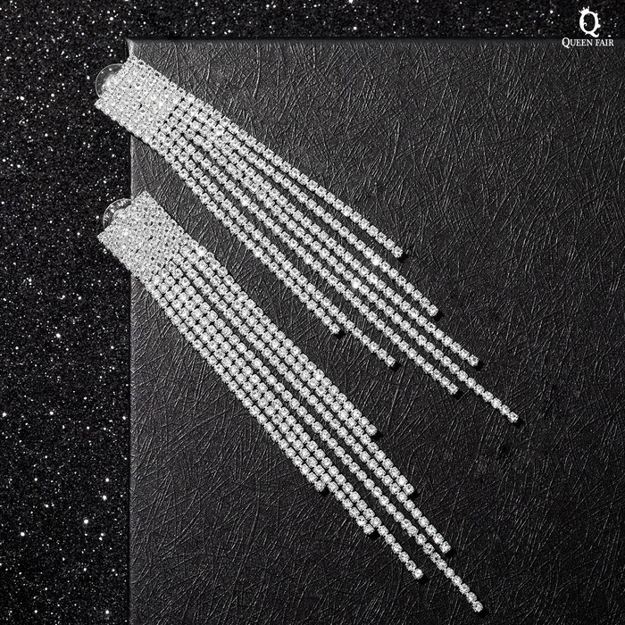 Серьги висячие со стразами «Водопад» на прямоугольнике, цвет белый в серебре, 12см Серьги висячие со стразами «Водопад» на прямоугольнике, цвет белый в серебре, 12см