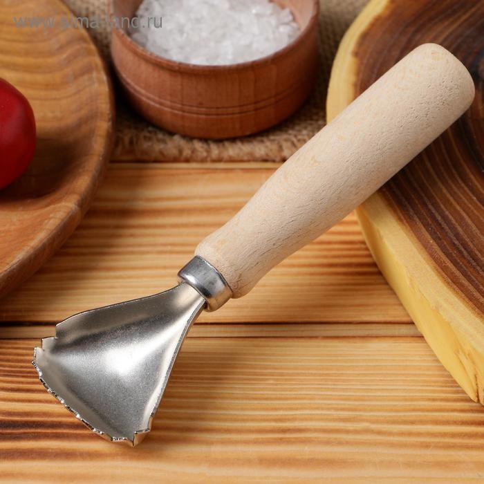 Рыбочистка с деревянной ручкой Рыбочистка с деревянной ручкой