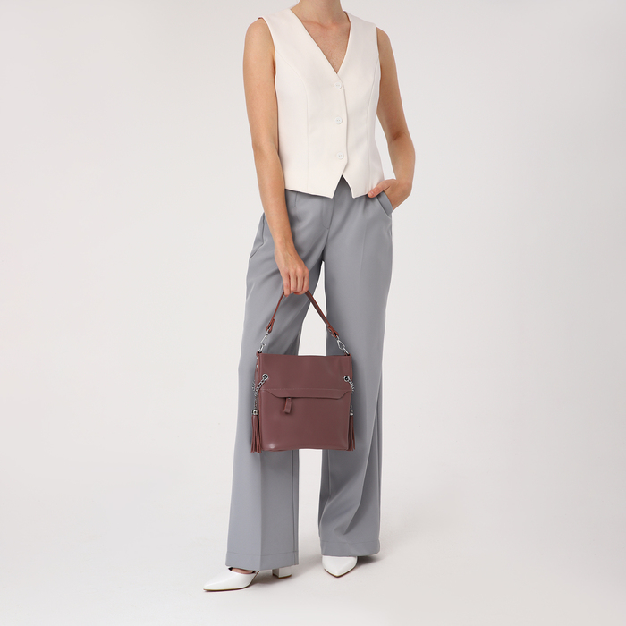 Сумка-тоут на молнии, 2 наружных кармана, длинный ремень, цвет пудра