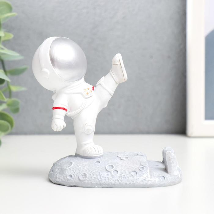 Сувенир полистоун подставка  Сувенир полистоун подставка "Астронавт на Марсе" 9,5х9х7 см