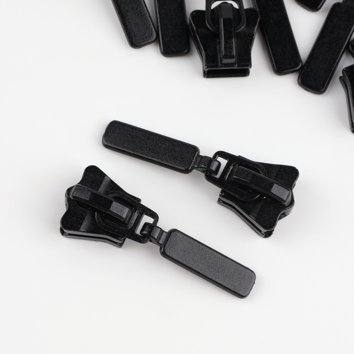 Бегунок автоматический для молнии «Трактор», №8, 10 шт, цвет чёрный Бегунок автоматический для молнии «Трактор», №8, 10 шт, цвет чёрный