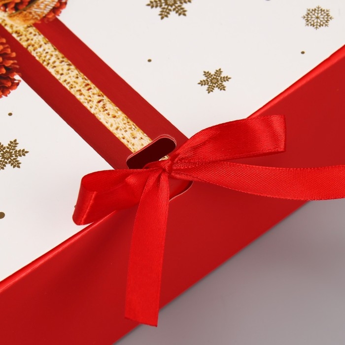 Коробка подарочная новогодняя складная «Красный бант, тиснение », 31 х 24,5 х 8 см, Новый год