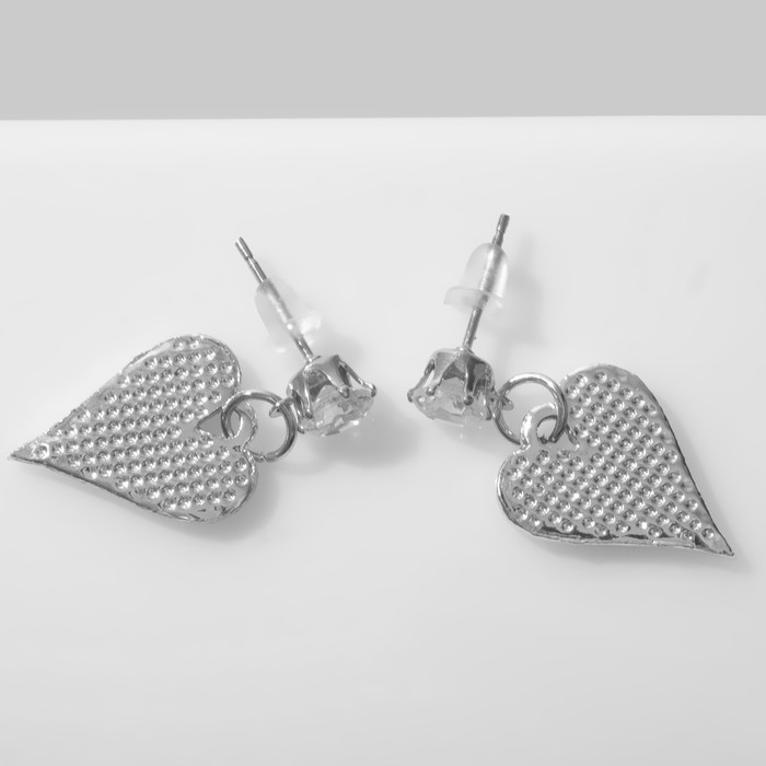 Серьги со стразами «Сердце» изящное, цвет белый в серебре