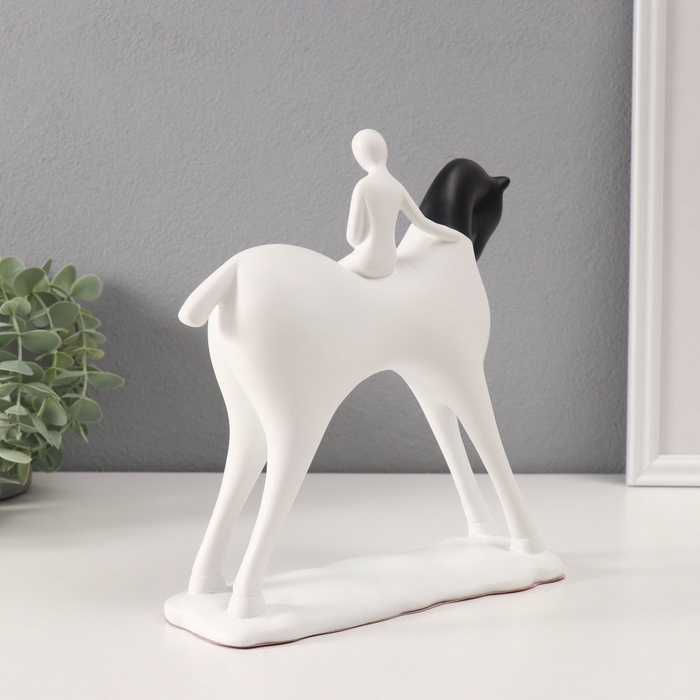 Сувенир полистоун  Сувенир полистоун "Абстракция. Человек на коне" белый 7х22х21 см