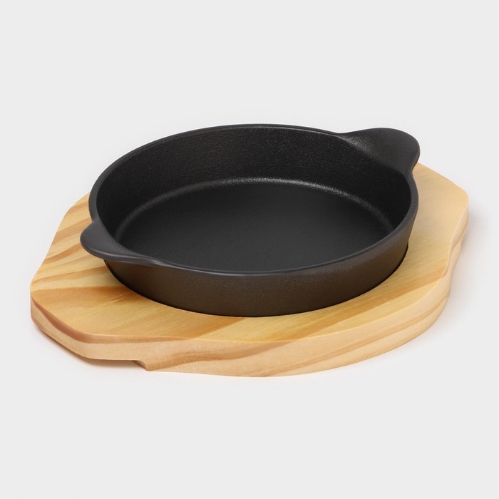 Сковорода «Круг с ручками», d=15,5 см, на деревянной подставке Сковорода «Круг с ручками», d=15,5 см, на деревянной подставке