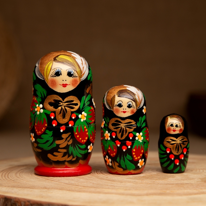 Матрёшка «Хохлома», чёрный платок, 3 кукольная, 9 см Матрёшка «Хохлома», чёрный платок, 3 кукольная, 9 см