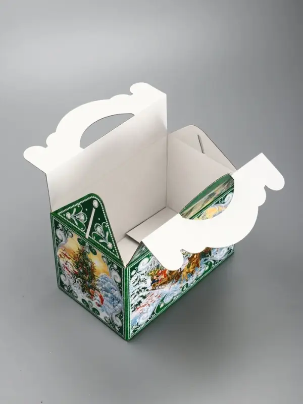 Подарочная новогодняя коробка Подарочная новогодняя коробка "Чудо-тройка", Чемоданчик средний 20×12×19 см 10653025