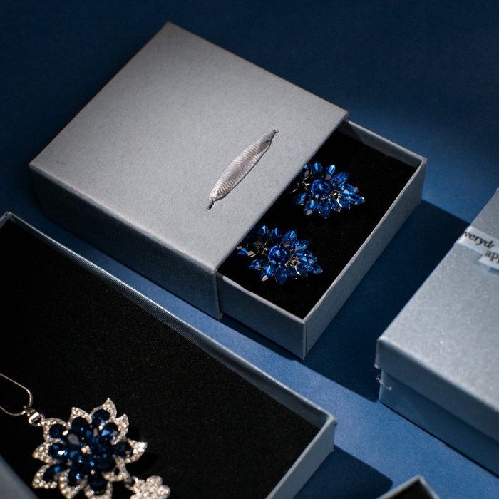 Коробочка подарочная под набор «Премиум», 10×10, цвет серебро Коробочка подарочная под набор «Премиум», 10×10, цвет серебро