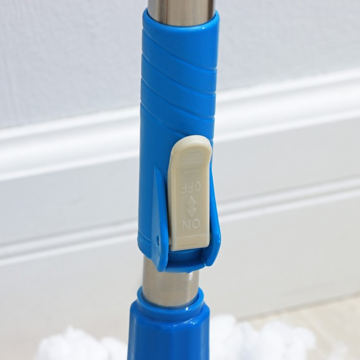 Швабра с отжимом и ведро с металлической центрифугой Доляна, 14 л, запасная насадка из микрофибры, колёсики, цвет МИКС Швабра с отжимом и ведро с металлической центрифугой Доляна, 14 л, запасная насадка из микрофибры, колёсики, цвет МИКС