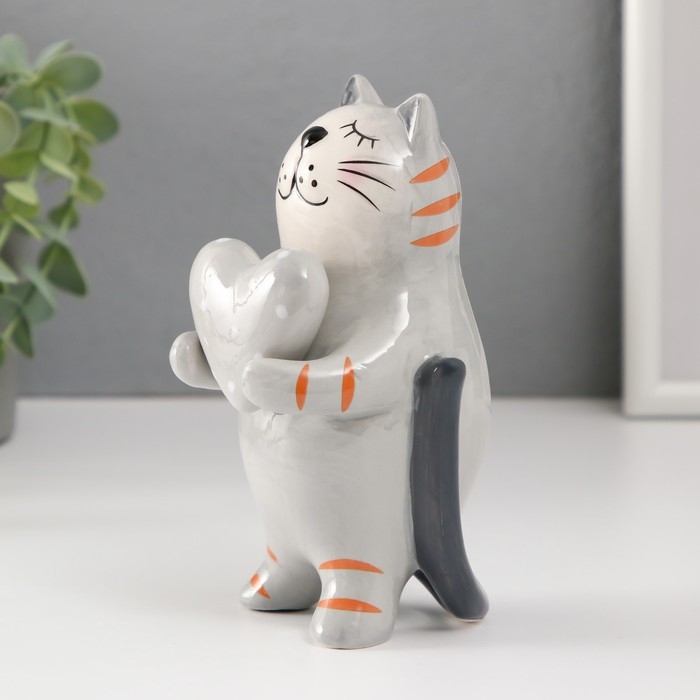 Сувенир керамика Сувенир керамика "Серый котик с сердцем в горох" 8,2х7,8х15 см