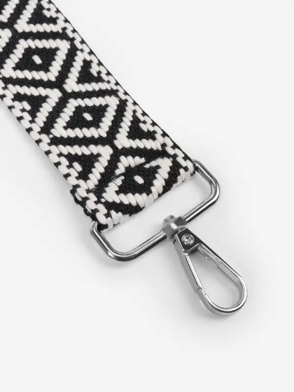 Ручка для сумки &laquo;Орнамент&raquo;, стропа, 135&plusmn;3&times;3.8 см, чёрная, белая