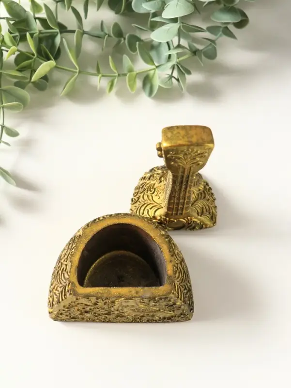 Шкатулка с крышкой для украшений &laquo;Балалайка&raquo;, 14.5&times;8.5&times;5.5 см, под золото