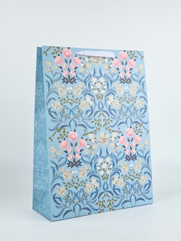 Пакет ламинированный «Цветы», 32,5 × 12,7 × 44,7 см Пакет ламинированный «Цветы», 32,5 × 12,7 × 44,7 см