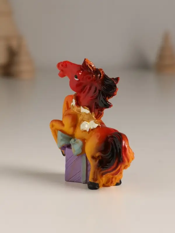 Сувенир полистоун Сувенир полистоун "Новогодняя лошадка в шарфике" МИКС 6х2,5х6,8 см