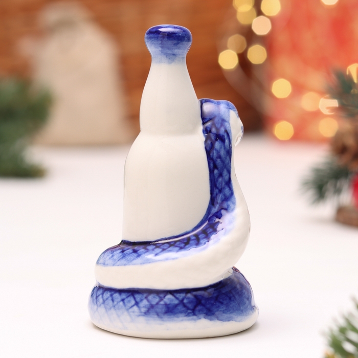 Сувенир Сувенир "Змея с бутылкой", гжель