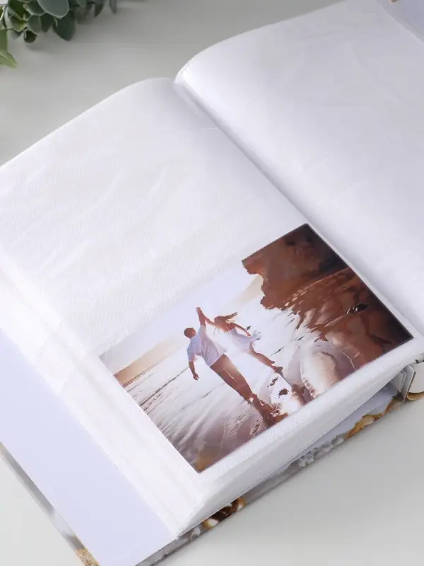 Фотоальбом на 200 фото 10х15 см Фотоальбом на 200 фото 10х15 см "Ёлка из шаров" в коробке тиснение золото 6х20,5х26 см