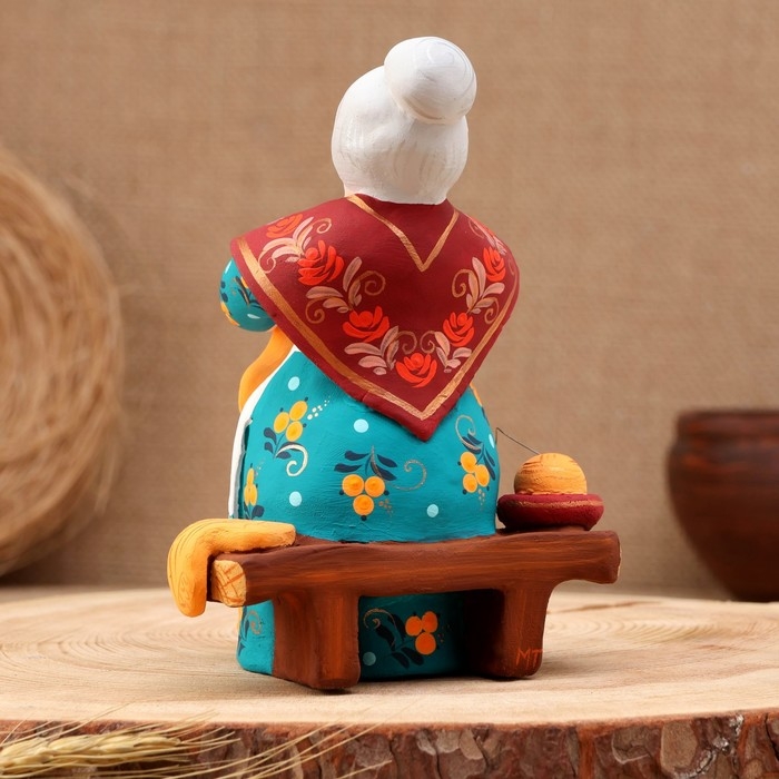 Ковровская игрушка  Ковровская игрушка "Скамейка Бабка вяжет", керамика