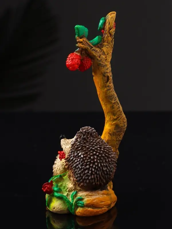 Фигура  Фигура "Ежики под малиновым деревом" 12.5х6.3х4.3 см