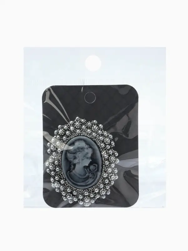 Брошь &laquo;Камея&raquo;, в жемчуге, серая в чернёном серебре