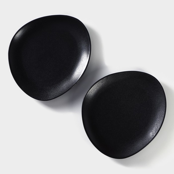 Набор тарелок фарфоровых Magistro Carbon, 21×18,5см, цвет чёрный Набор тарелок фарфоровых Magistro Carbon, 21×18,5см, цвет чёрный
