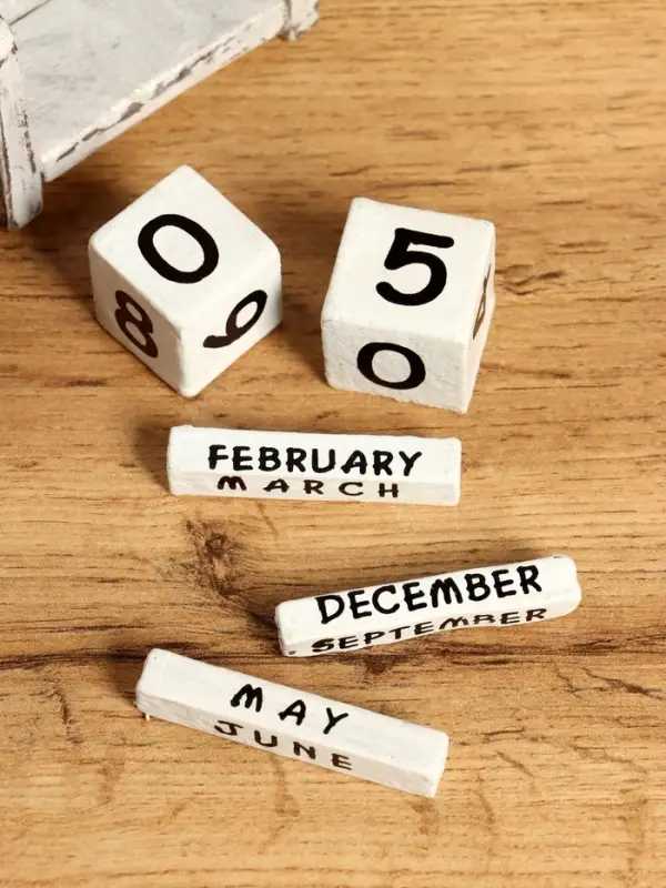 Календарь настольный &laquo;Полосатый кот&raquo;, 7&times;4&times;14 см, дерево, бело-красный