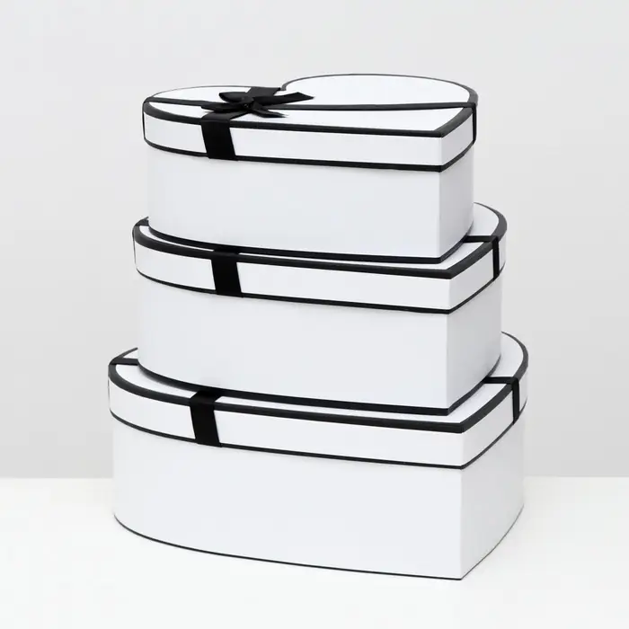 Набор подарочных коробок 3 в 1 &laquo;Сердца&raquo;, 33&times;32&times;11.5 - 26&times;25&times;9.5 см