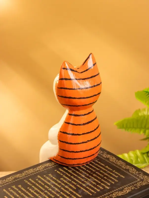 Сувенир дерево "Кот сидячий" цв. оранжевый, 6х6х15 см