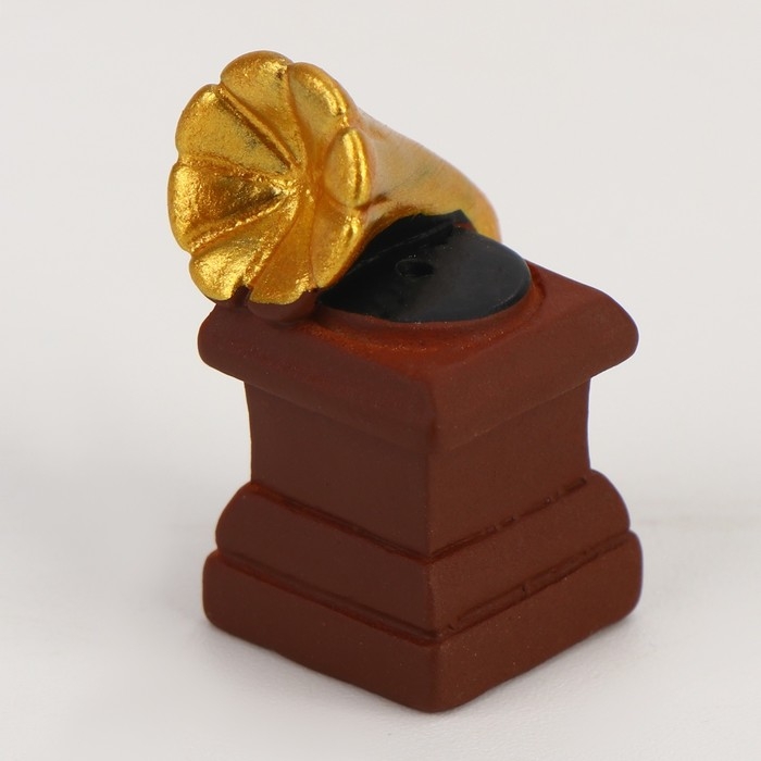 Миниатюра кукольная «Граммофон», набор 3 шт., размер 1 шт. — 1,5 × 1,5 × 3 см Миниатюра кукольная «Граммофон», набор 3 шт., размер 1 шт. — 1,5 × 1,5 × 3 см