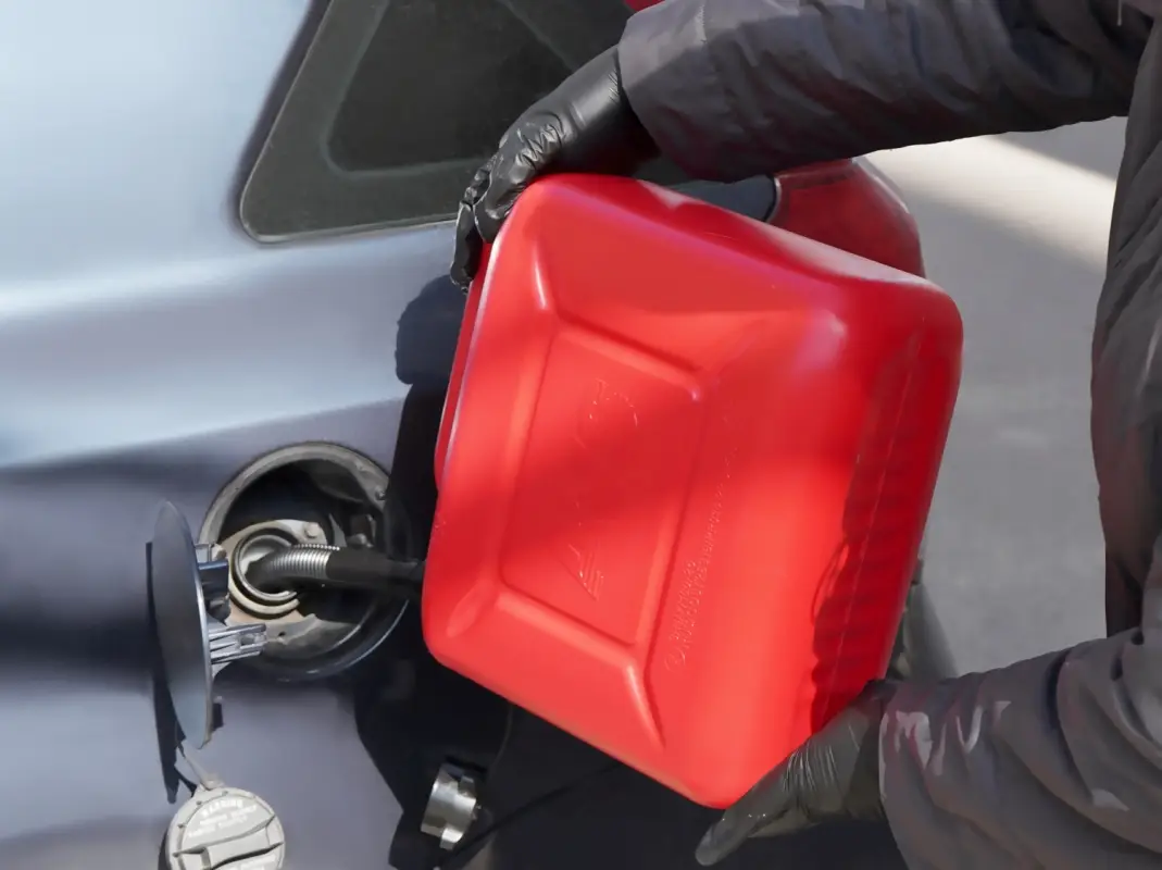 Канистра топливная пластик 10л. (красная) JT JTPK-10