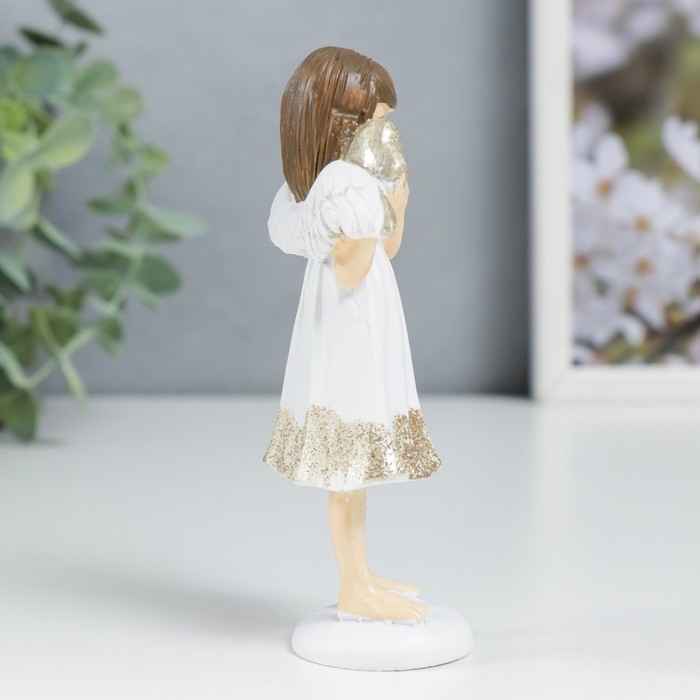 Сувенир полистоун  Сувенир полистоун "Ангелочек-девочка в белом  платье с сердечком" блеск 11х6,4х3,3 см  7788559