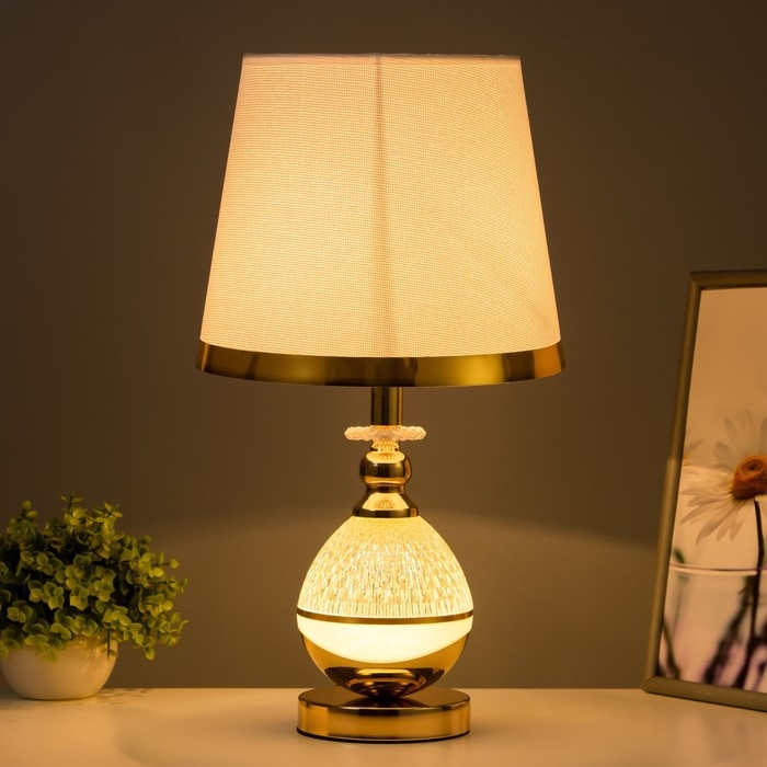 Настольная лампа Настольная лампа "Гаура" Е27 40Вт бело-золотой 25х25х45,5 см RISALUX
