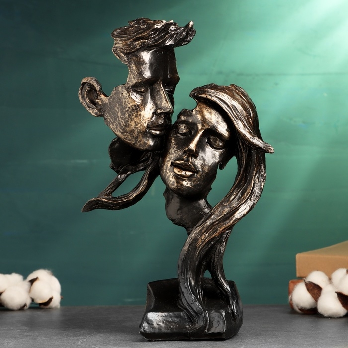 Фигура  Фигура "Пара влюбленная - молодежь" черный с золотом, 30см