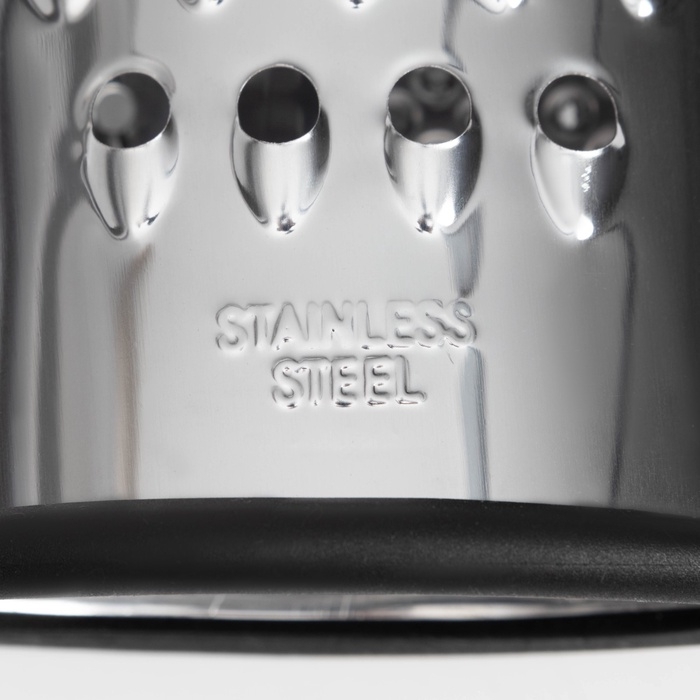 Тёрка овальная Доляна «Профи», 15,5×8×4 см, прорезиненная, цвет ручки тёмно-серый Тёрка овальная Доляна «Профи», 15,5×8×4 см, прорезиненная, цвет ручки тёмно-серый