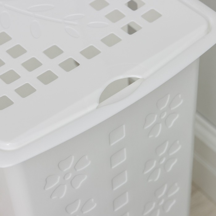 Корзина бельевая с крышкой «Виолетта», 30 л, 36×26,5×47,5 см, цвет белый Корзина бельевая с крышкой «Виолетта», 30 л, 36×26,5×47,5 см, цвет белый