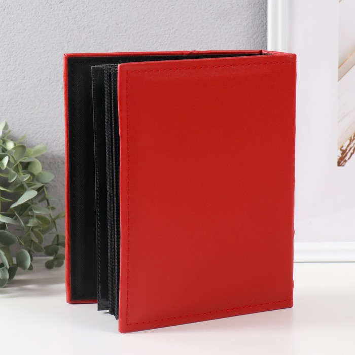 Фотоальбом на 200 фото 10х15 см Фотоальбом на 200 фото 10х15 см "Классика" 2 золотых полоски МИКС кожзам 18х23х5,5 см