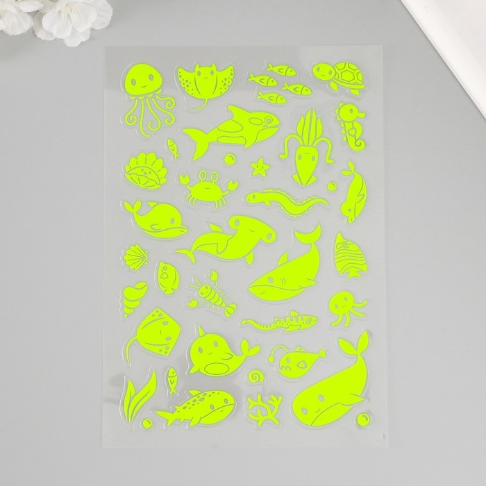 Наклейка пластик фосфорная Наклейка пластик фосфорная "Морские жители" МИКС 27х15,5 см