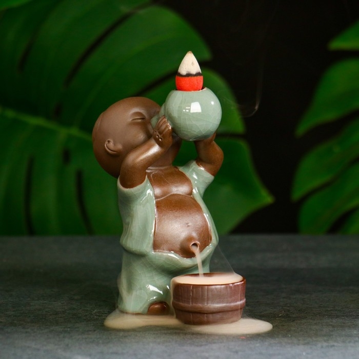 Подставка для благовоний Подставка для благовоний "Мальчик пьет" 13х8х9см