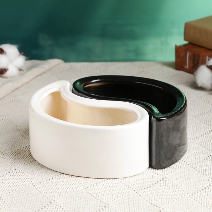 Кашпо Инь-Янь 0,45л 5,5см черно-белый Кашпо Инь-Янь 0,45л 5,5см черно-белый