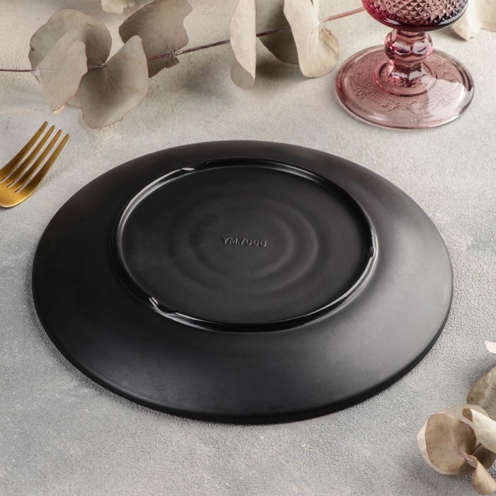 Тарелка пластиковая «Чёрный Восток», d=21 см, цвет чёрный Тарелка пластиковая «Чёрный Восток», d=21 см, цвет чёрный