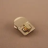 Застёжка для сумки, 2,3 × 3,5 см, цвет золотой Застёжка для сумки, 2,3 × 3,5 см, цвет золотой