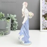 Сувенир керамика "Девушка в голубом с корзиной роз" 30х9х11,5 см